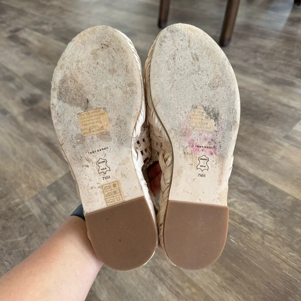 Like new! TORY BURCH RAFFIA ESPADRILLE SANDAL PLATFORM NATURAL/GOLD LOGO w/BOX
